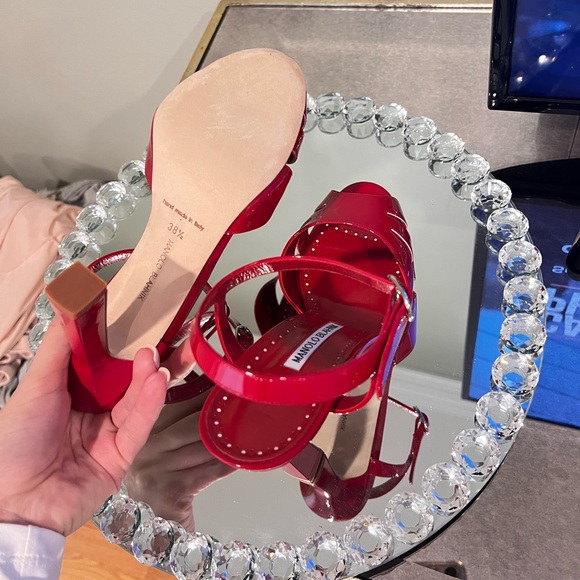 Manolo Blahnik heels! BRAND NEW, NEVER WORN - Picture 4 of 4
